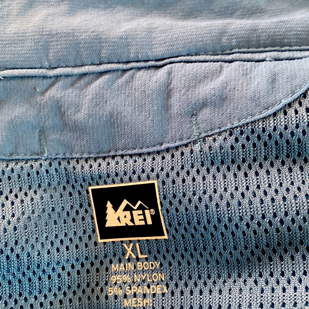 REI Short sleeved 👕 Mens shirt - Picture 2 of 3